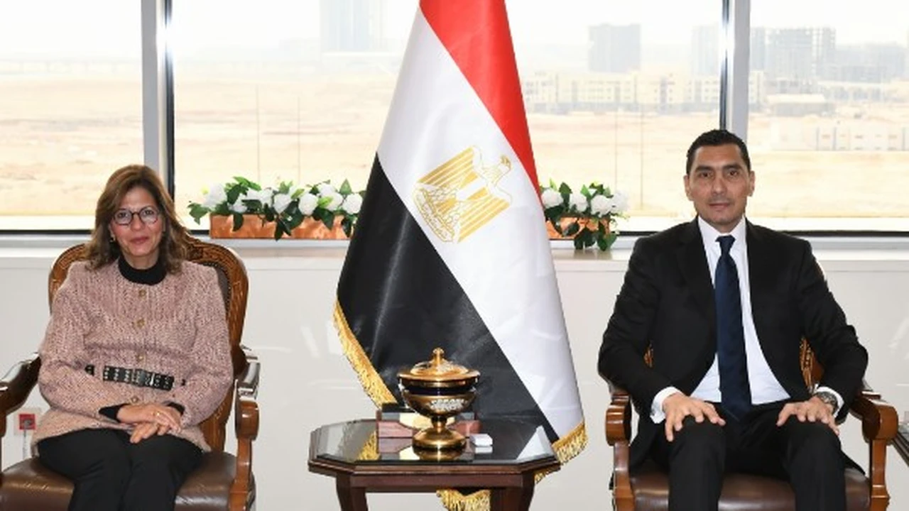 وزير الشباب والرياضة يناقش تعزيز التعاون المشترك مع الأكاديمية الوطنية للتدريب